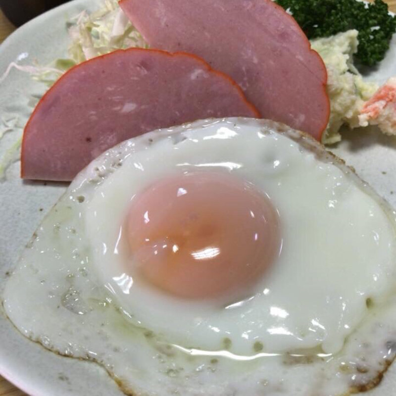 ハムエッグ定食(天将 )