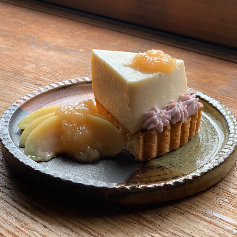 桃のレアチーズタルト(karo 馥郁焙煎工房 )