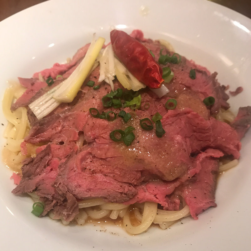 ローストビーフのペペロンチーノ(五感)