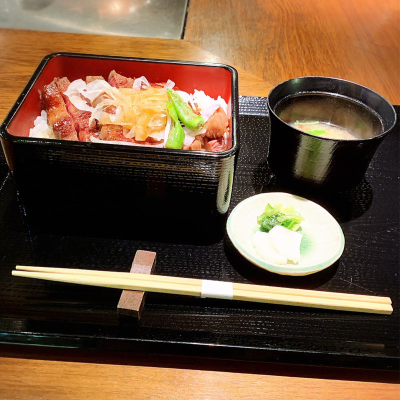 大盛ステーキ重(八丁堀黒きん )