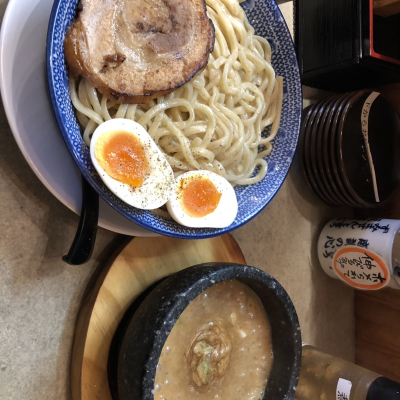 飛魚だしそば(下品なぐらいダシのうまいラーメン屋)