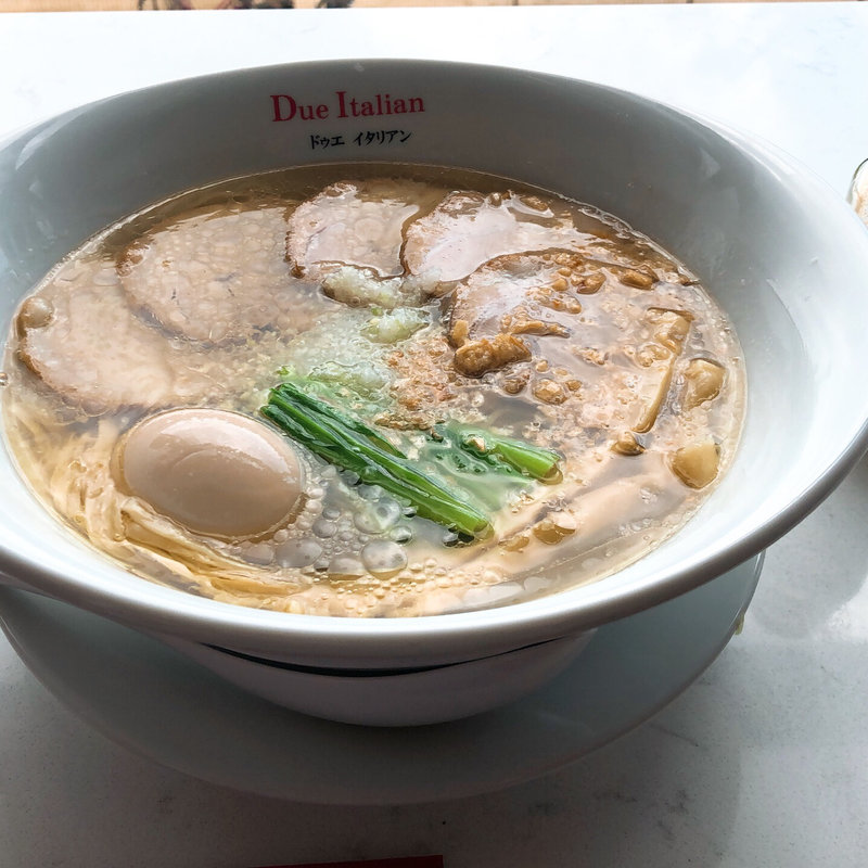 (黄金の塩らぁ麺 ドゥエ イタリアン 大阪店)