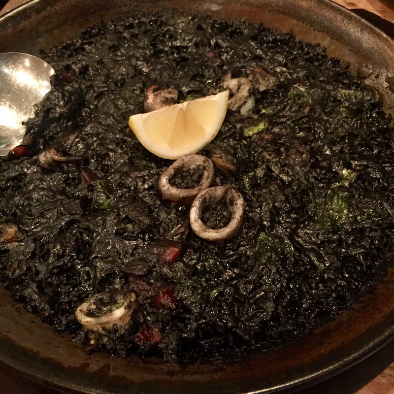 イカスミのパエリア S(ワイン食堂プルポ)