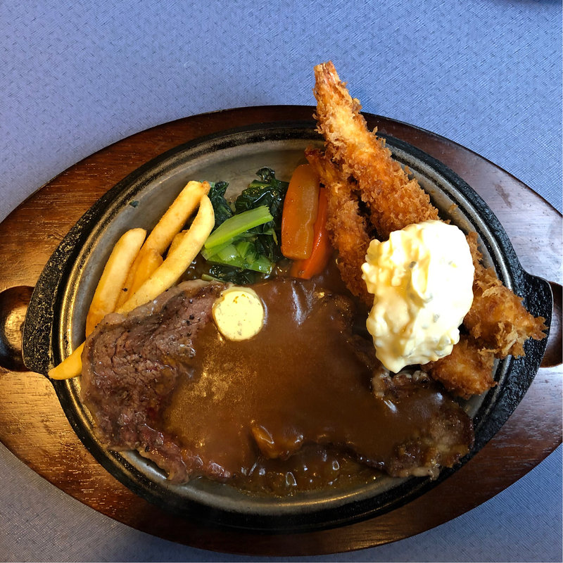 ステーキとエビフライのセット(グリル ギャルソン)