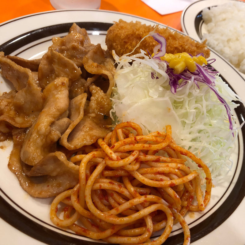 焼肉とカニクリームコロッケ(キッチンABC 池袋東口店 （キッチン エービーシー）)