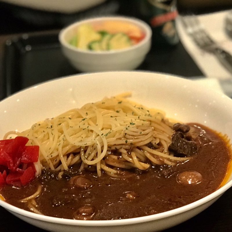 カレーパスタ(ミニサラダ/アイスコーヒー付き)(テイスティカフェ)