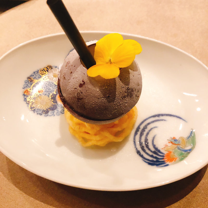 パイナップルジュース チョコドーム(【閉店】珀狼)