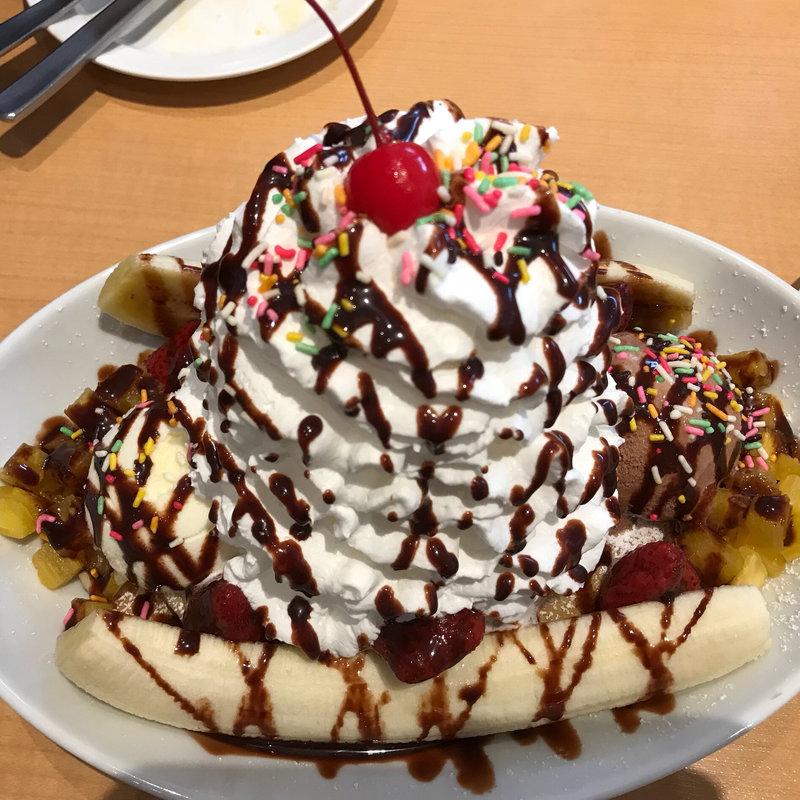 バナナスプリットパンケーキ(Eggs 'n Things 心斎橋店)