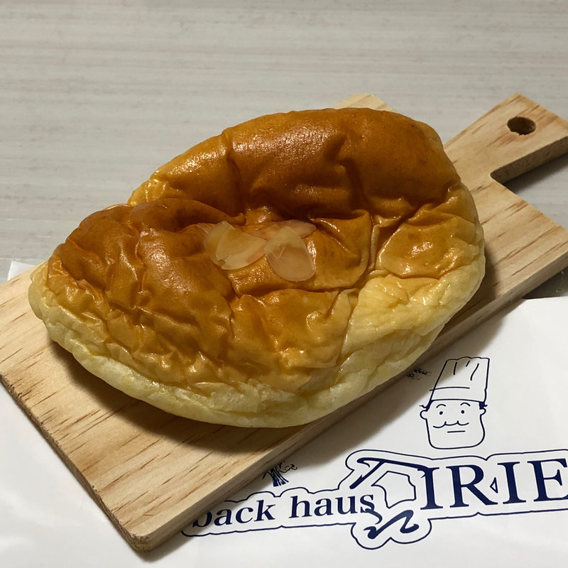 クリームパン(バックハウス・イリエ 園田本店)