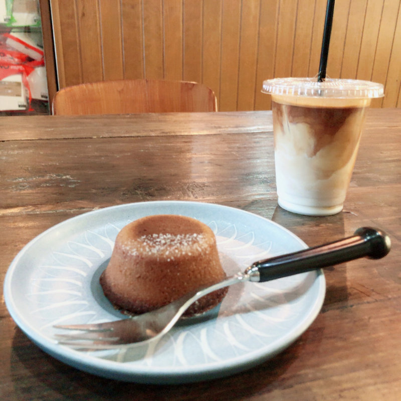 厚焼きフィナンシェ(マイクロレデイコーヒースタンド （MICRO LADY COFFEE STAND）)