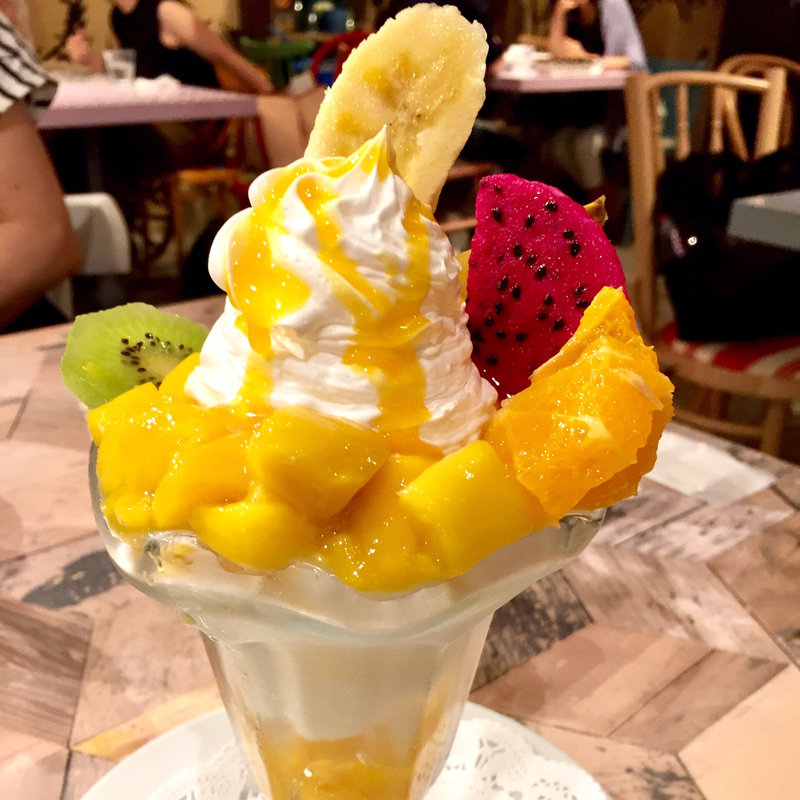トロピカルパフェ(キッチンアンドマーケット)