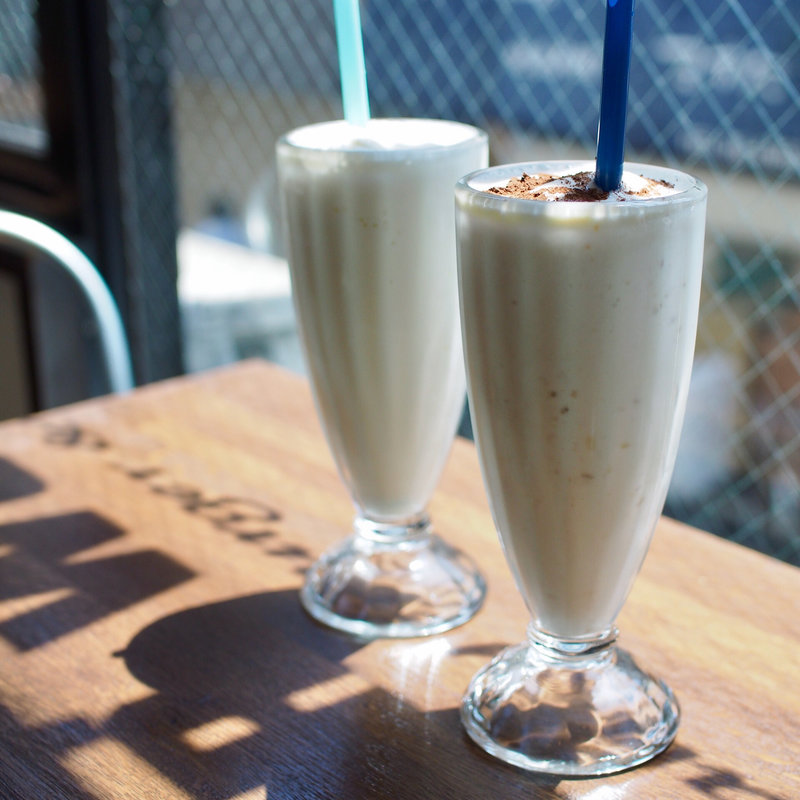 シェイク(バナナ、バニラ)(ザ マンチーズ バーガーワークス （THE MUNCHIES BURGER WORKS）)