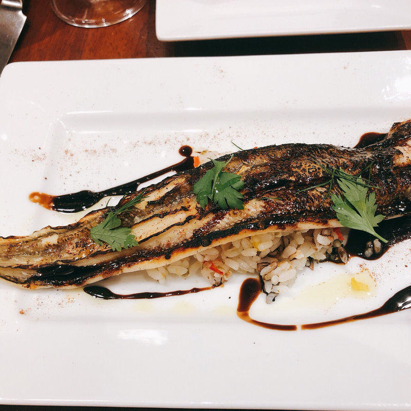 穴子の一本焼き(キュル・ド・サック（CUL DE SAC）)