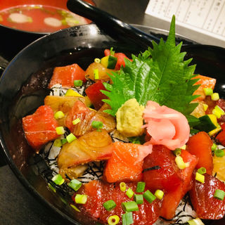 海鮮丼(食彩神谷)