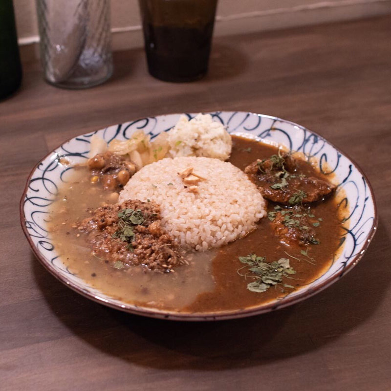 あいがけ(いりこ出汁+本日のカレー)(朔日)