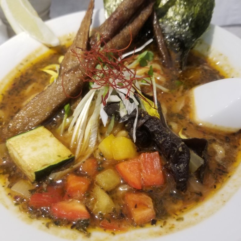 スパイスラーメン(スパイスラーメン 点と線. 大阪城下町店)