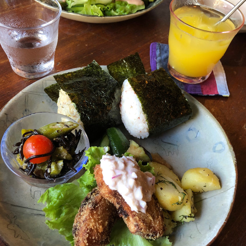 おむすび定食(てぬぐいカフェ 一花屋)