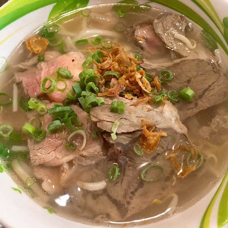  牛肉3種盛りフォー（レア牛肉＆茹で牛すね肉＆煮込み牛す(ベトナム酒場　ビアホイ )