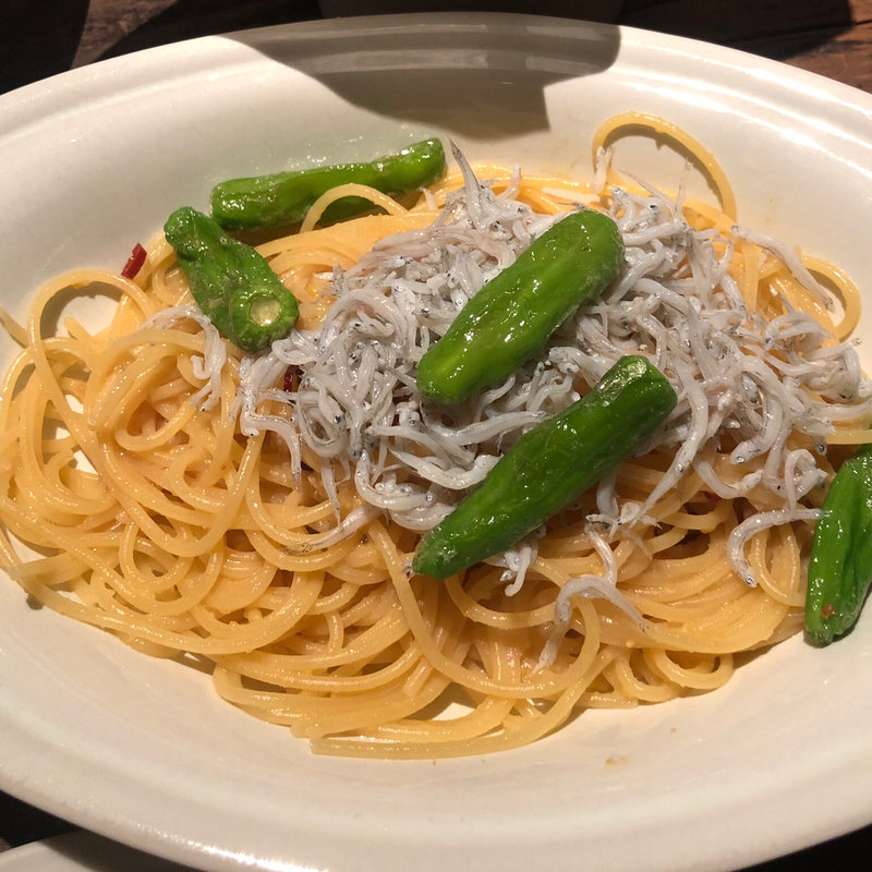 しらすと獅子唐のカラスミハスタ(ブルックリンパーラー新宿)