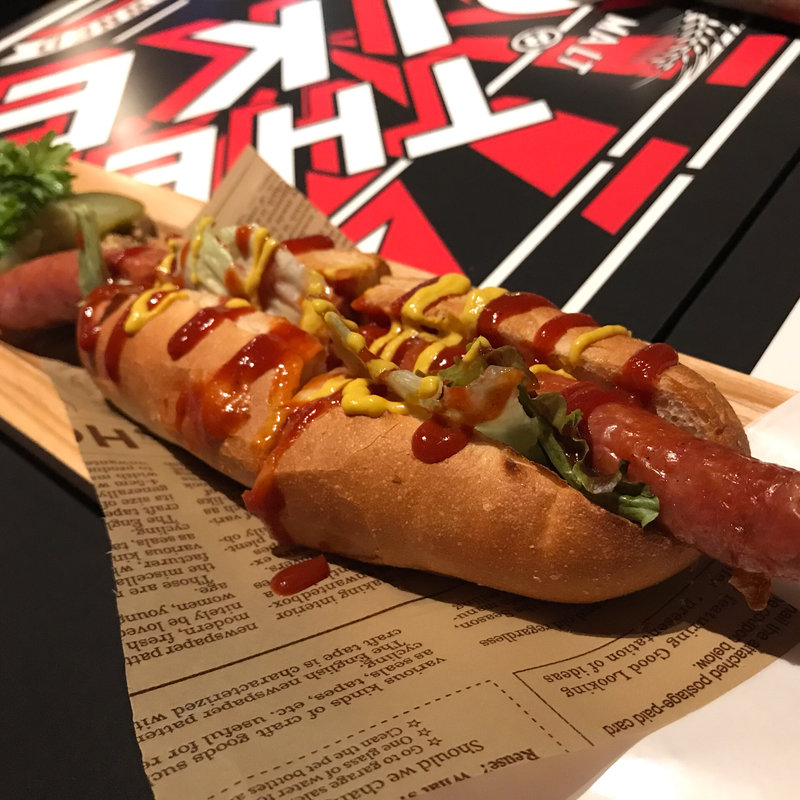 ロングソーセージドック(ザ・パイクブリューイング レストラン&クラフトビアバー 中部国際空港セントレア フライト・オブ・ドリームズ店)