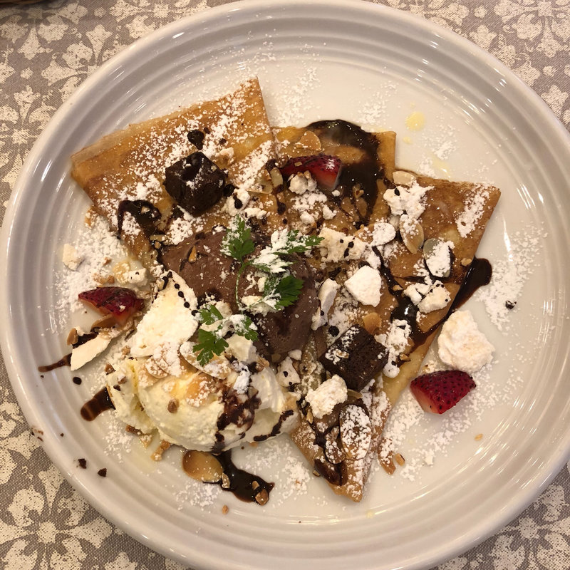 (クレープリー・スタンド・シャンデレール)