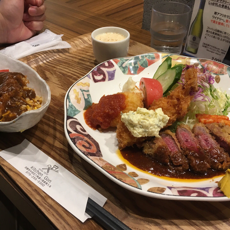 (キッチンゴン六角店)