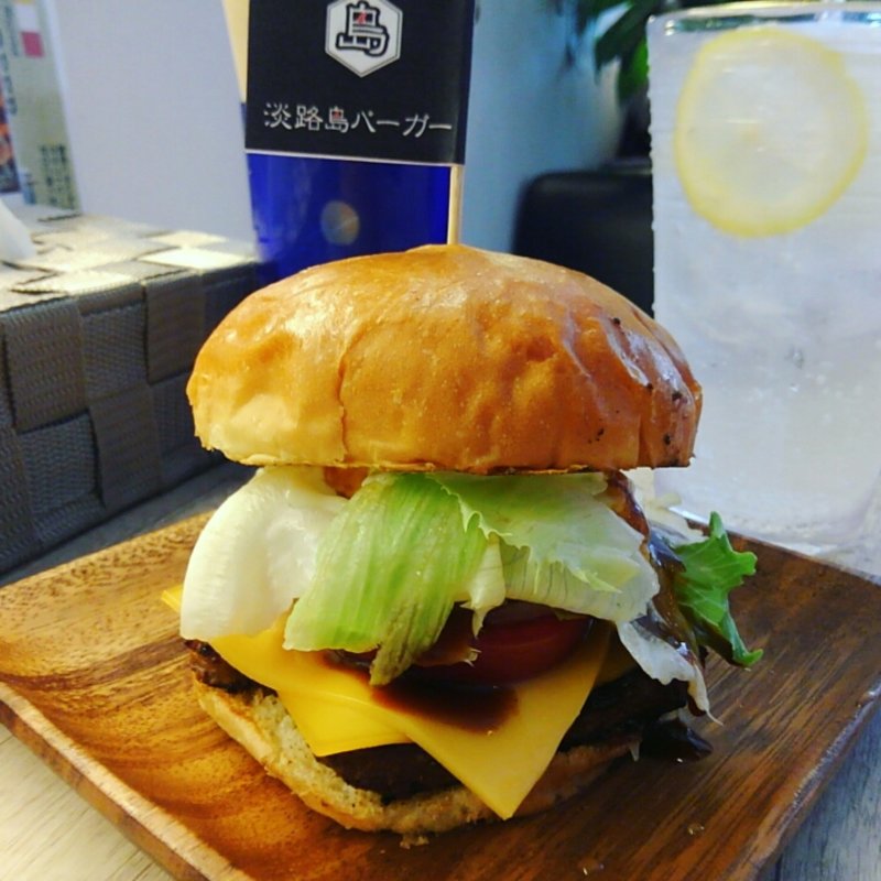淡路島バーガーレギュラー＋手造りベーコン＋チェダーチーズ(淡路島バーガー 奈良店)