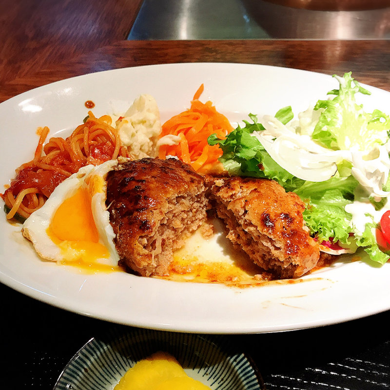 ハンバーグステーキ定食(八丁堀黒きん )