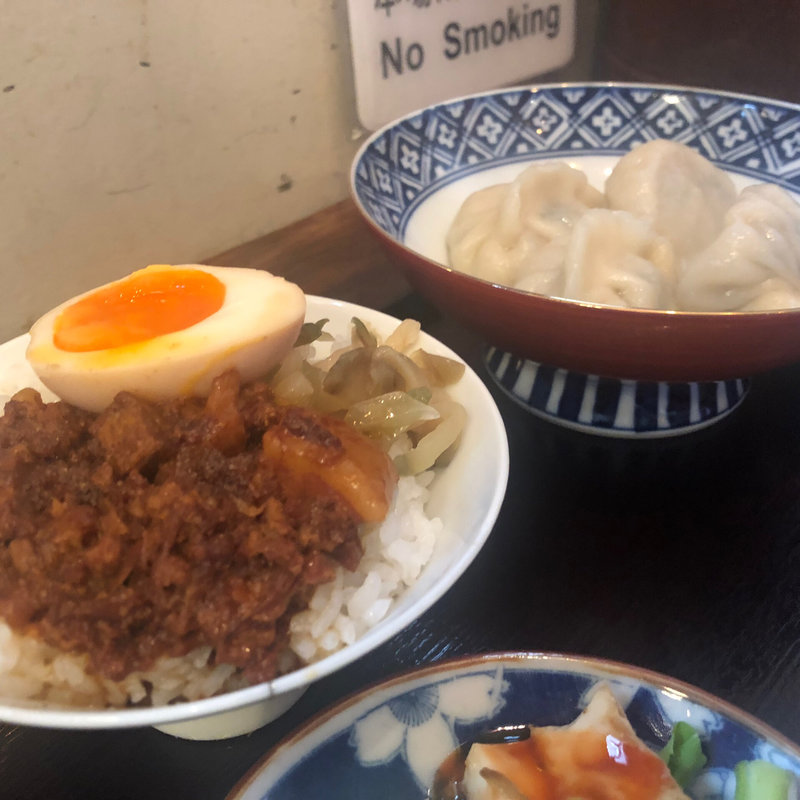 名物水餃子とお茶碗魯肉飯(東京台湾)
