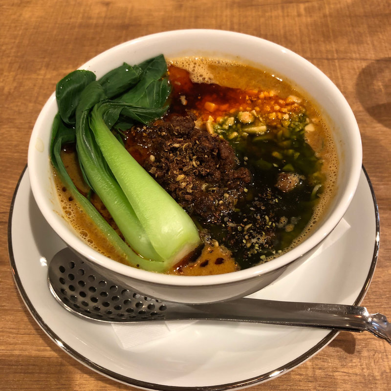 担々麺(箸とレンゲ)