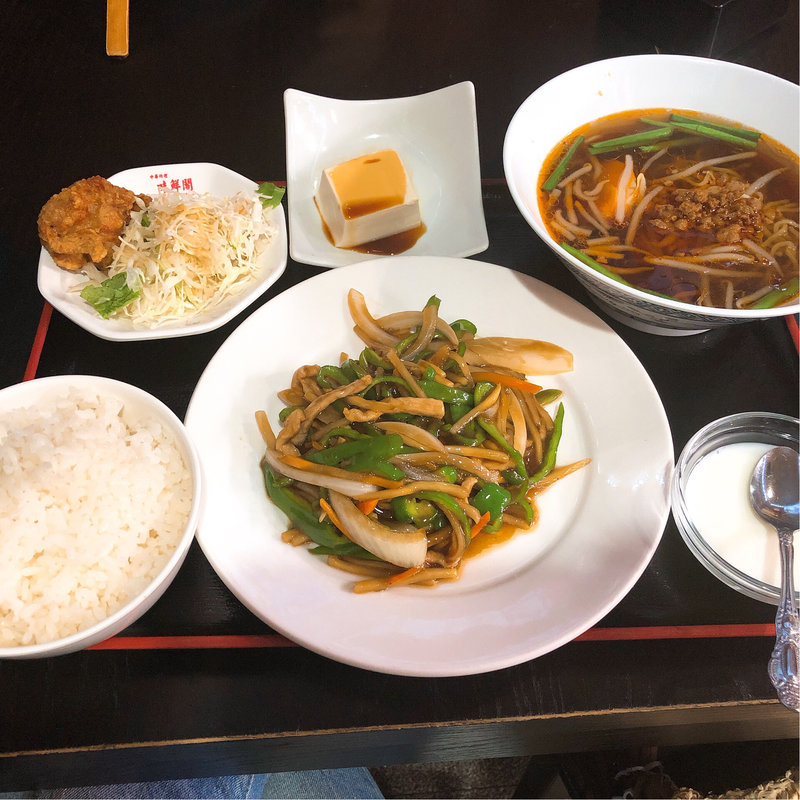 青椒肉絲定食（ミニ四川ラーメン付）(味鮮閣)