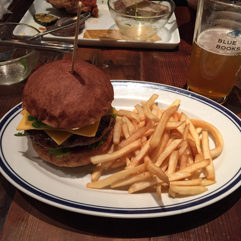 BLUE BOOKS CAFEのハンバーガー(ブルー ブックス カフェ 自由が丘店  （BLUE BOOKS CAFE）)