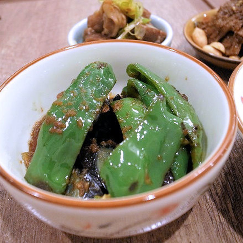 ピータンと焼きピーマンの黒酢和え(四川家庭料理 中洞(なかほら))