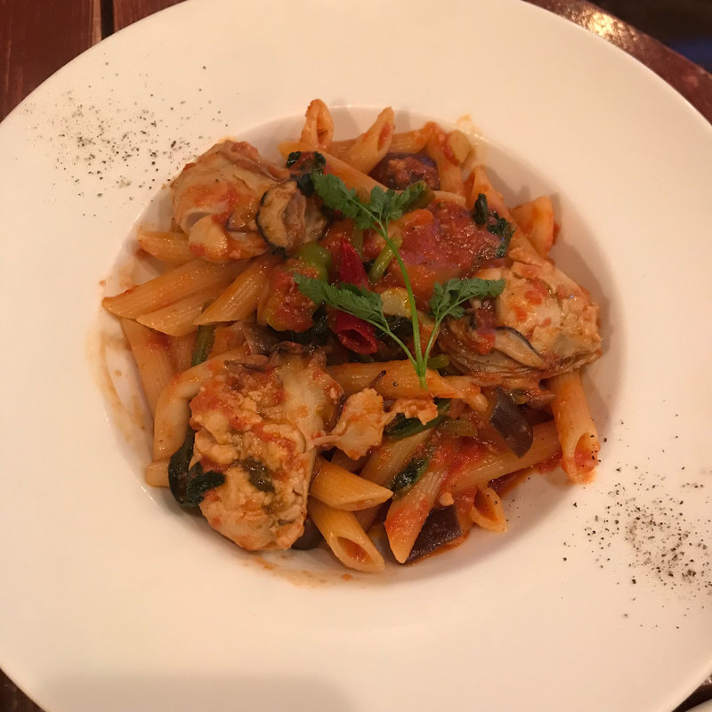 牡蠣のペンネアラビアータ チリトマトソース(Fish House Oyster Bar 恵比寿東口店)