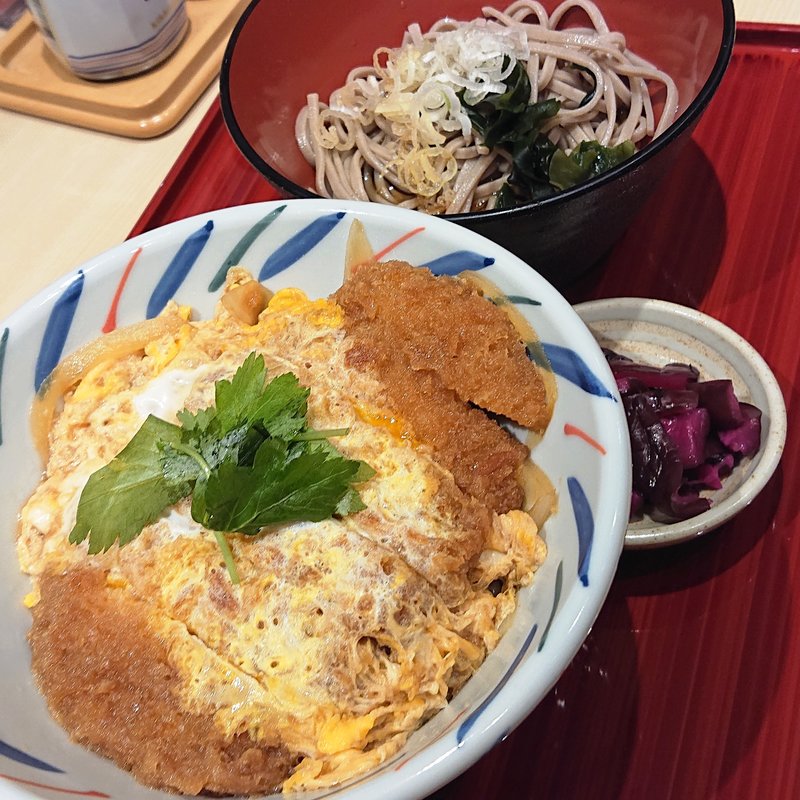 そば屋のかつ丼とお蕎麦(そばえもん 川崎アゼリア店)