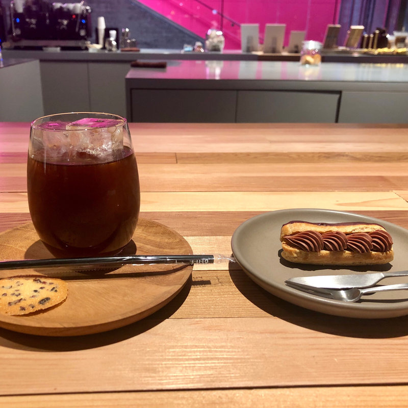 エクレア(ダンデライオン・チョコレート Bean to Bar Lounge)