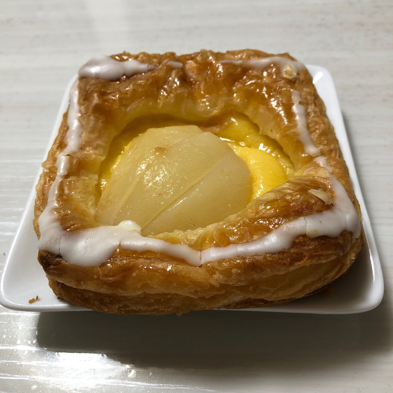 洋梨デニッシュ(パン屋 ひこうせん )