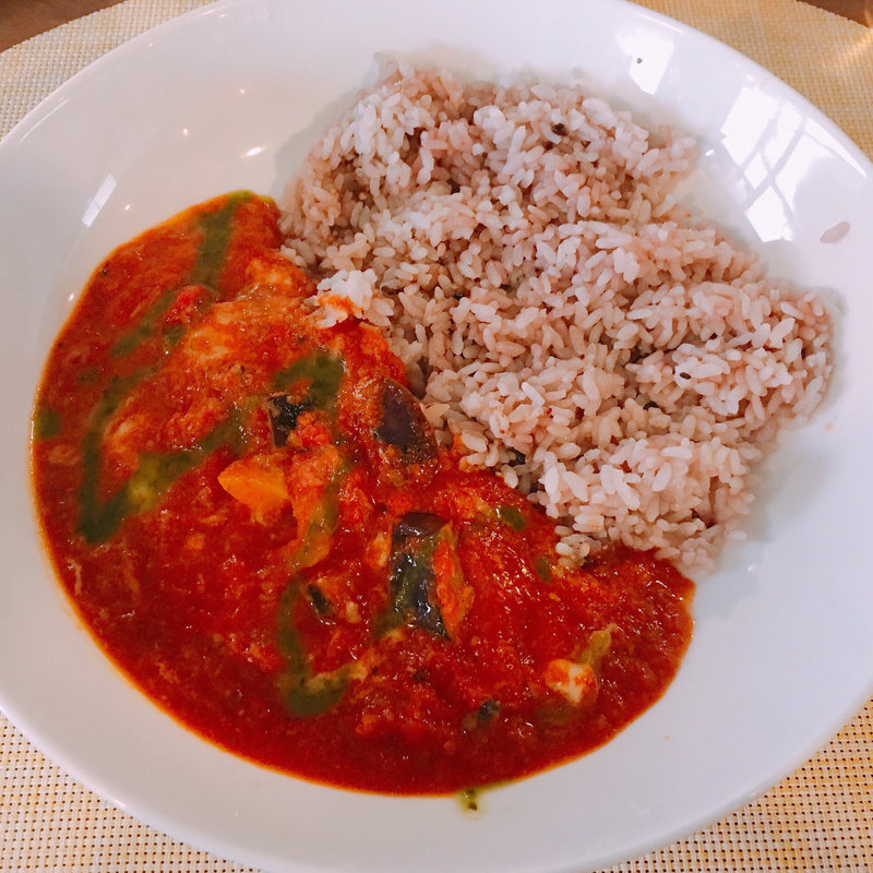 トマトとバジルのチーズカレー(ふわりずむ)