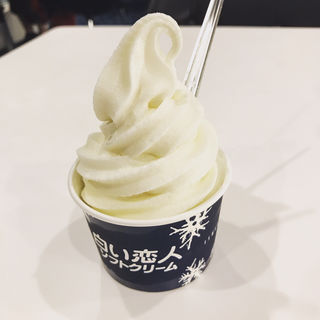 白い恋人ソフトクリーム(CAFE １０８)