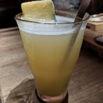 まるごとパインサワー(山芋の多い料理店　麻布十番)