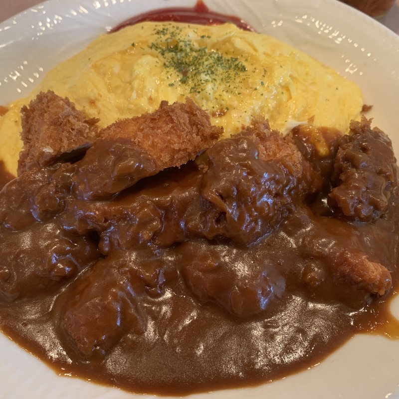 チキンカツオムライス(スープ付)(モア )