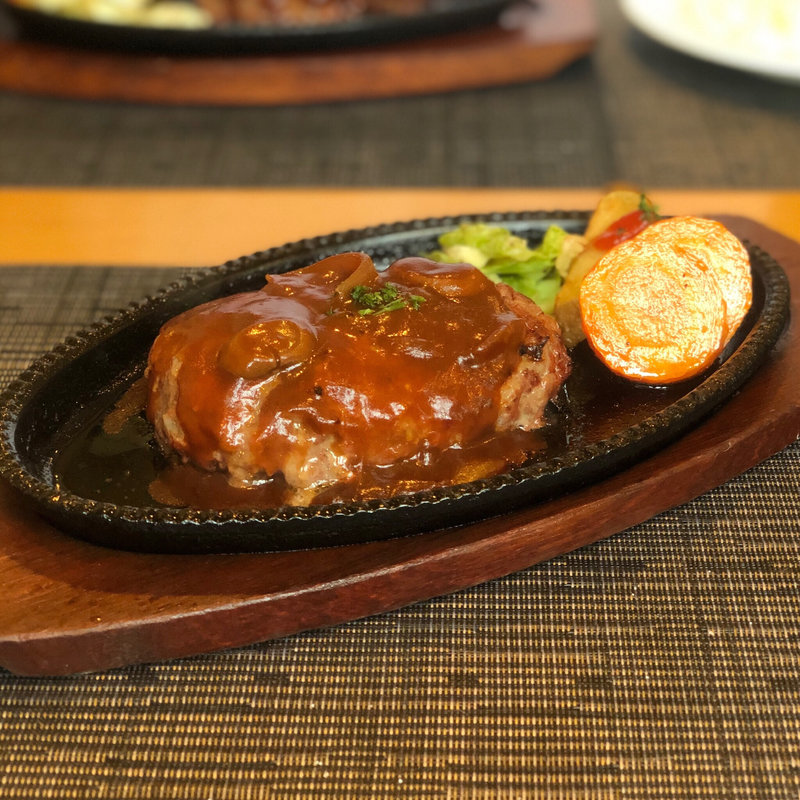 ハンバーグ(カーナピーナ （ｋｈａｎａ ｐｉｎａ ）)