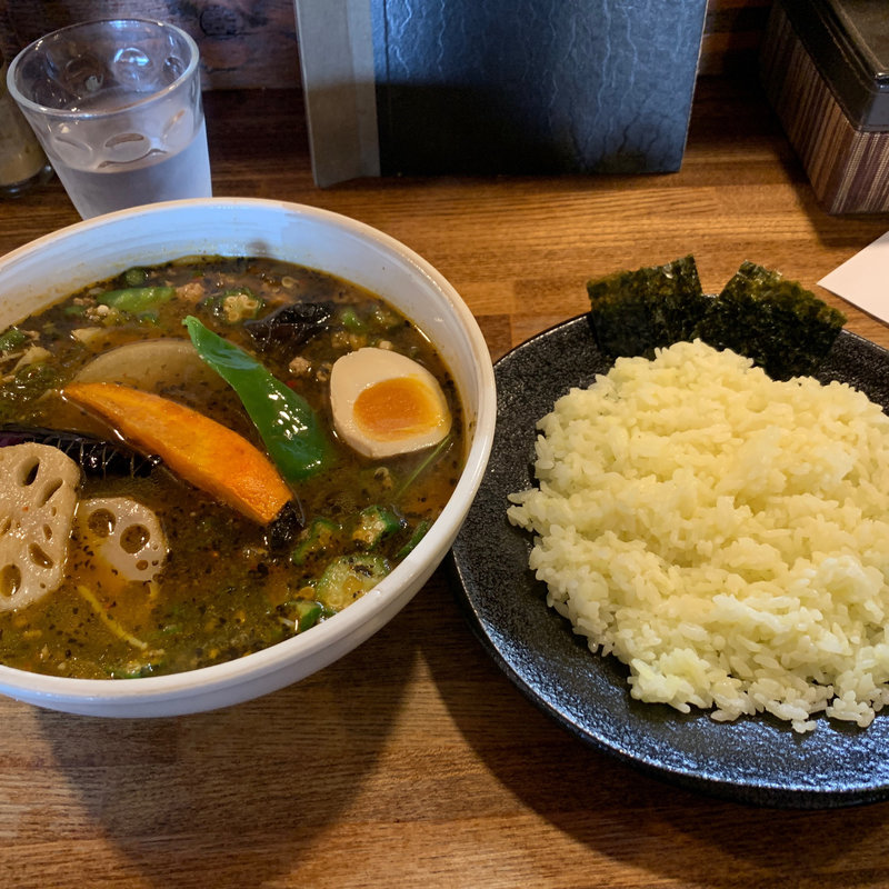 挽肉とオクラとガゴメ昆布のネヴァーカレー(吉田商店 （ヨシダショウテン）)
