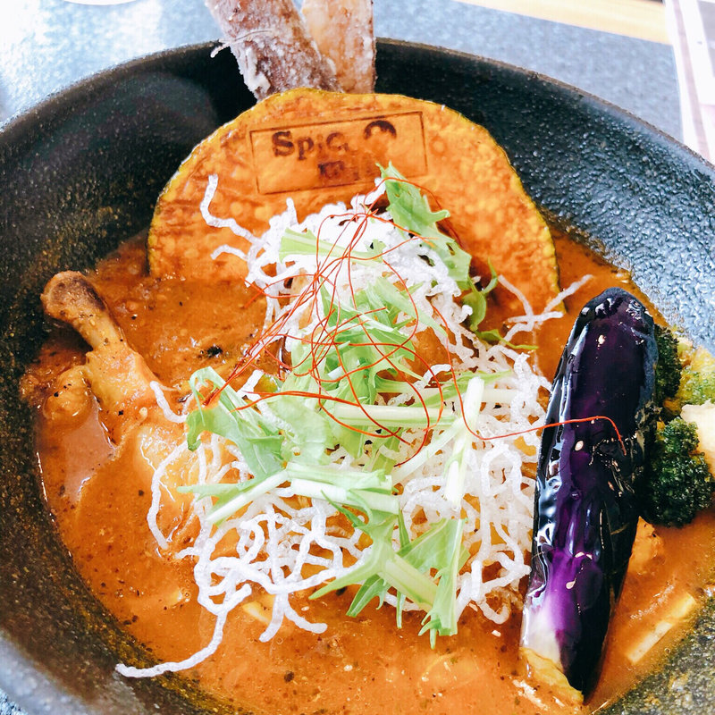 ジューシーチキンカレー(Spice&mill)