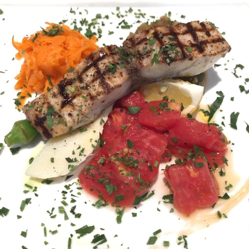 シイラの香ばしいグリル(ブーランジェリー ア・ラ・ドゥマンド （Boulangerie la Demande）)