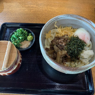 瓶だし肉ぶっかけうどん温泉玉子入り（冷）(瓶だしうどん越乃家 )