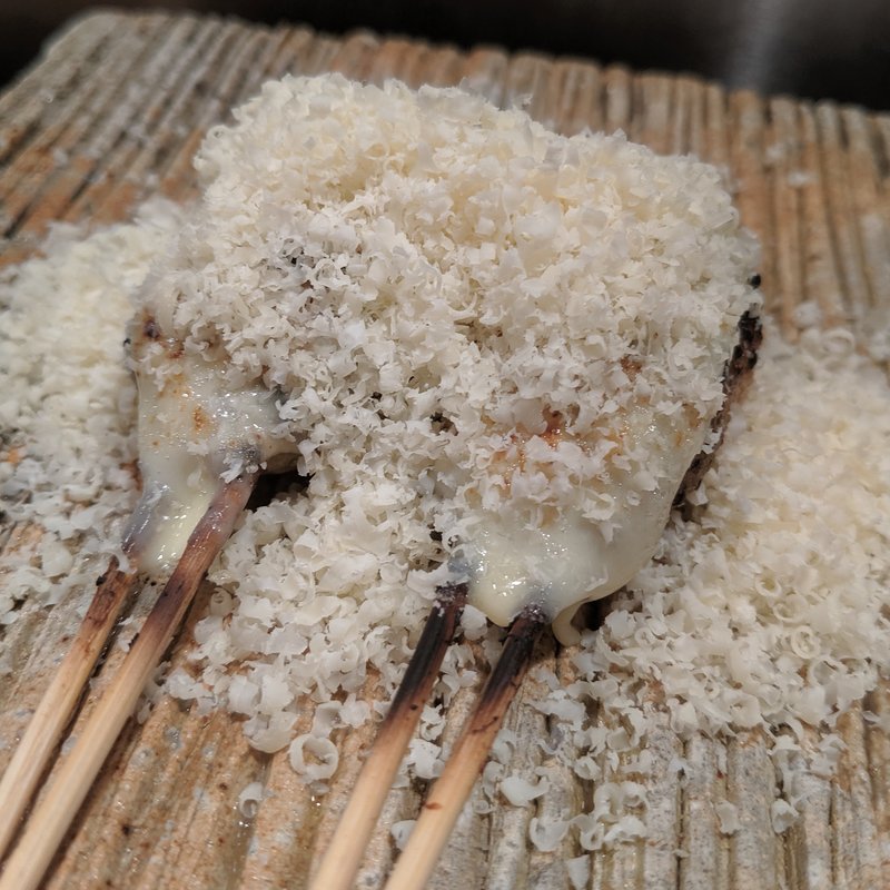 生つくねチーズ(炭焼モータープール　so-sin)