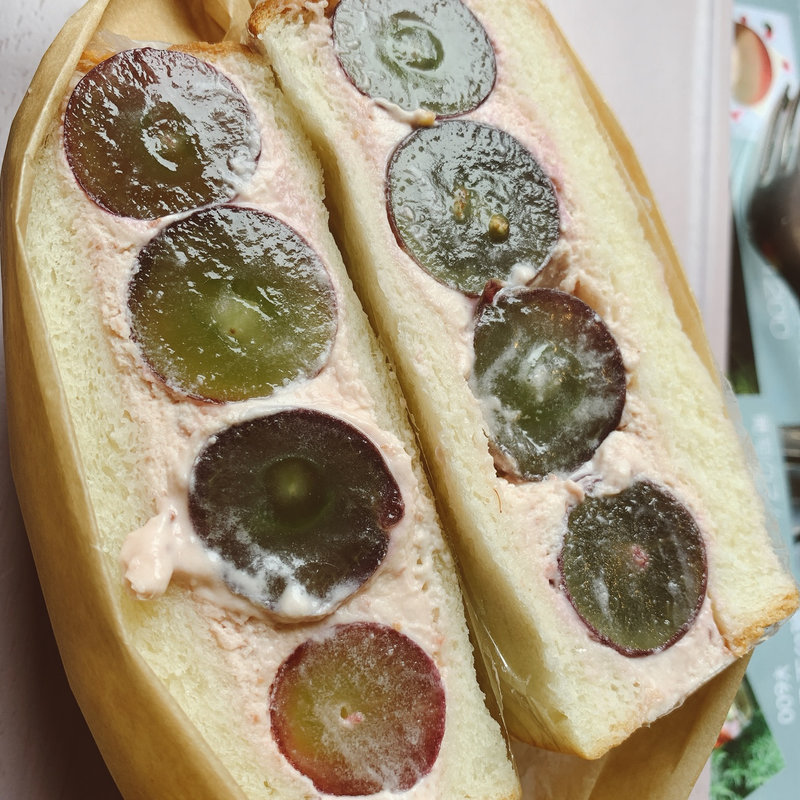 葡萄のサンド(ラ・ペスカ )