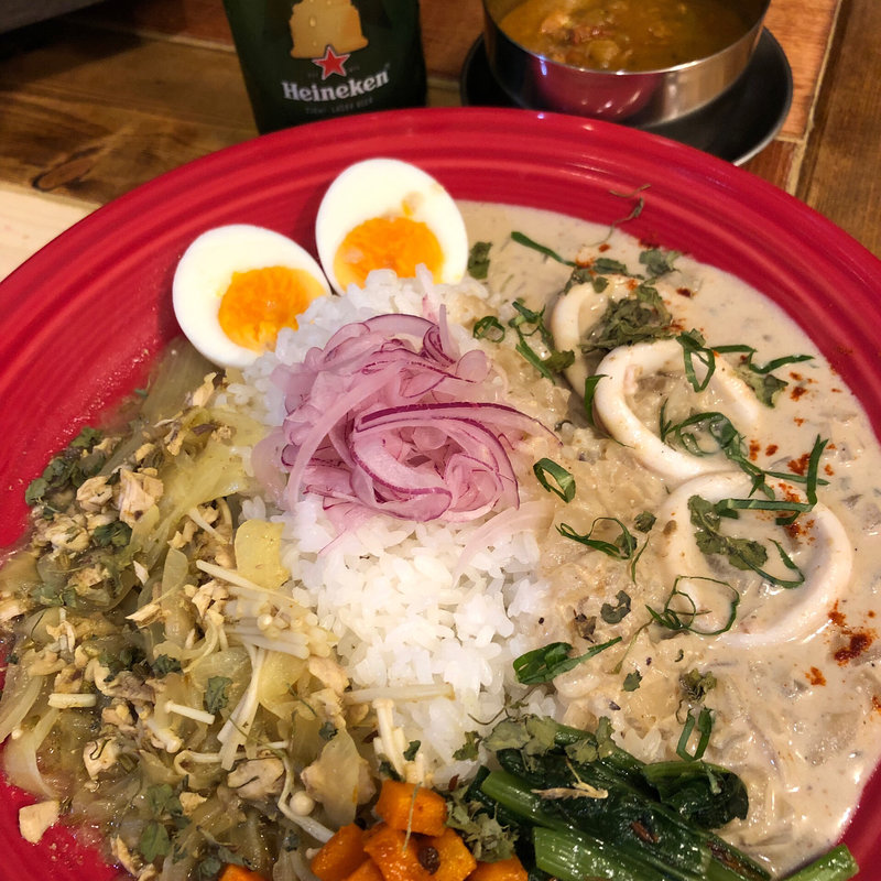 3種盛り（スルメイカと明太子のミルキーマ   鰤の出汁カレー   六白黒豚カレー）(BON'S Curauneru)