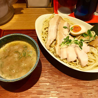 鶏白湯魚介つけ麺(麺・ヒキュウ)